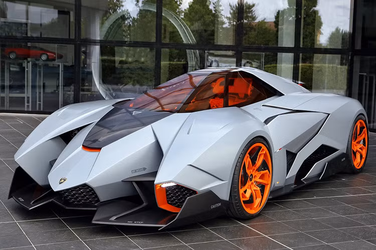 Chỉ sản xuất một chiếc duy nhất, Lamborghini đã quyết định không bán Egoista , mà sẽ trưng bày vĩnh viễn chiếc Egoista tại Viện bảo tàng Lamborghini tại quê nhà Sant’Agata Bolognese, tỉnh Bologna, Ý.