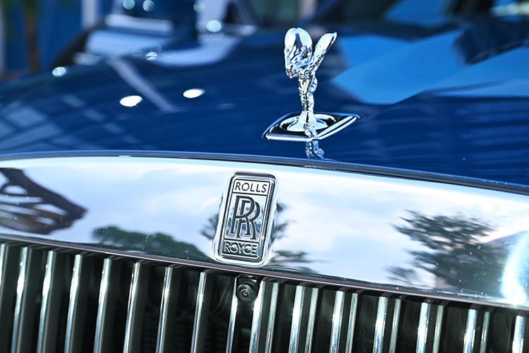 Đáng chú ý, Rolls-Royce mở rộng khả năng cá nhân hóa với hàng loạt tùy chọn màu sơn mới trên Ghost Series II, bên cạnh hơn 44.000 lựa chọn sẵn có. Người mua cũng có thể yêu cầu chế tạo màu sơn riêng biệt và giữ độc quyền sử dụng.