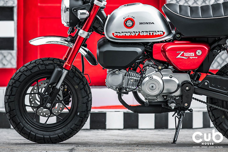 Thiết kế đặc biệt này được đưa lên Honda Monkey 2022 nhưng cũng không làm thay đổi kiểu dáng nguyên bản cũng như sức mạnh động cơ của chiếc xe côn tay cỡ nhỏ cá tính này.