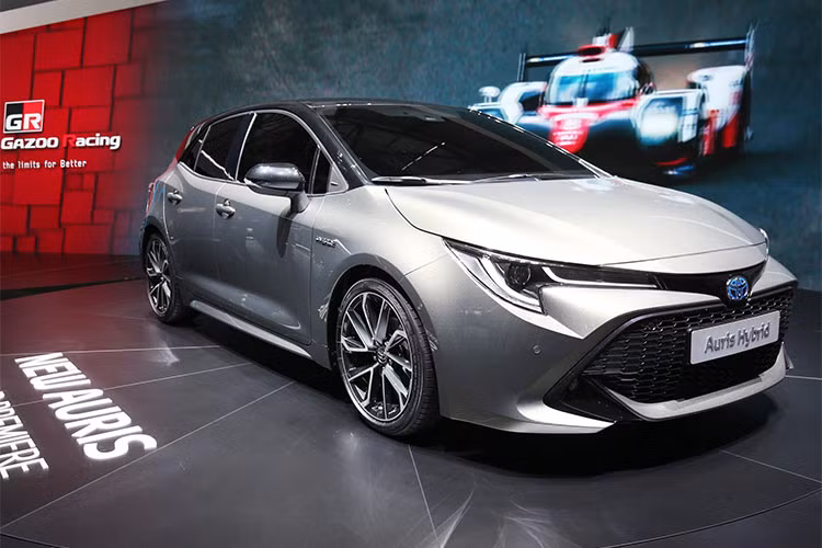 Bên cạnh đó, mẫu hatchback nhà Toyota cũng được nâng cấp nhiều tính năng an toàn, hệ thống lái êm ái và trơn tru hơn. Với kết quả này, chứng minh rằng mẫu xe an toàn không phải là một thứ gì đó quá xa xỉ, với người mua hay doanh nghiệp tư nhân có thể tiếp cận dễ dàng hơn.