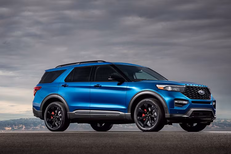 Mẫu xe Ford Explorer thế hệ mới đã có giá bán cho tất cả 06 phiên bản tại thị trường Mỹ, giá Ford Explorer 2020 khởi điểm từ 32.765 USD (khoảng 760 triệu đồng), và cao nhất là gần 60.000 USD (khoảng 1,39 tỷ đồng) cho phiên bản Platinum cao cấp nhất.