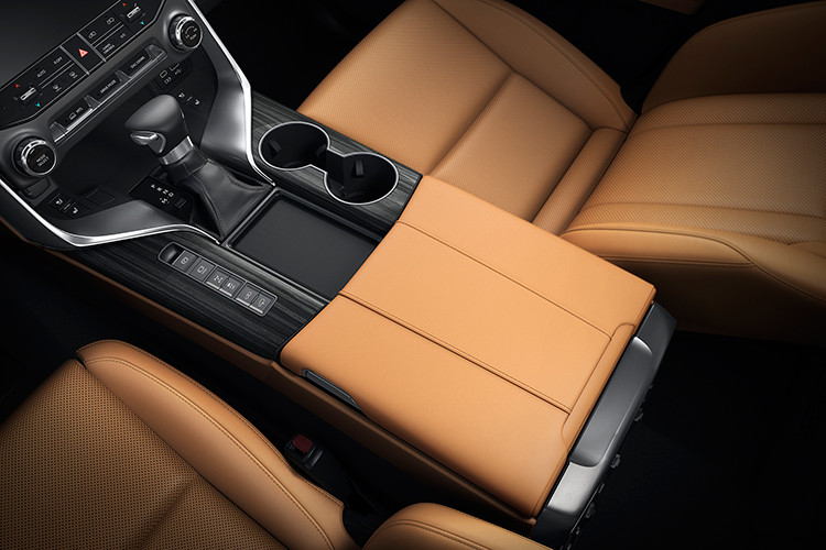 Hệ thống âm thanh âm thanh 25 loa Mark Levinson của mẫu SUV hạng sang bao gồm 1 loa siêu trầm, mang đến trải nghiệm âm thanh 3 chiều sống động, chân thực.