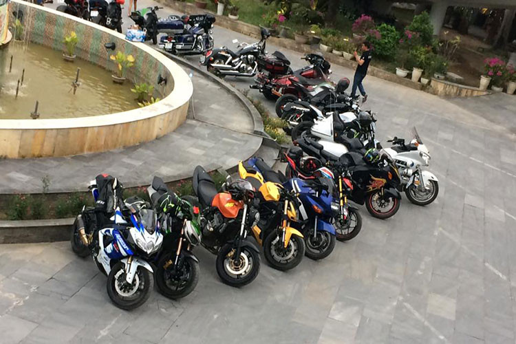 Nhân dịp kỷ niệm 128 năm ngày sinh chủ tịch Hồ Chí Minh (19/5/1890 - 19/5/2017), Clb môtô Nghệ An cũng đã tổ chức chương trình lễ kỷ niệm 2 năm ngày thành lập. Chương trình lần này đã có sự góp mặt của hàng trăm bikers và dàn xe môtô phân khối lớn trên toàn quốc đến tham dự.