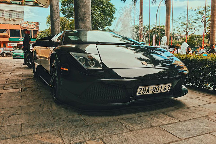 Trong 2 ngày 18 và 19/52018, tại Nghệ An bất ngờ xuất hiện nhiều mẫu siêu xe và siêu xe sang tiền tỷ đổ bộ về thành phố Vinh. Ngoài ra, vào chiều hôm qua, sự kiện sinh nhật của câu lạc bộ môtô Nghệ An cũng đã quy tụ hành trăm biker cùng dàn xe môtô phân khối lớn đến tham dự.