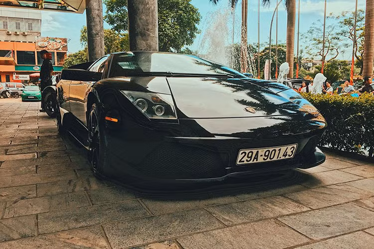 Trong 2 ngày 18 và 19/52018, tại Nghệ An bất ngờ xuất hiện nhiều mẫu siêu xe và siêu xe sang tiền tỷ đổ bộ về thành phố Vinh. Ngoài ra, vào chiều hôm qua, sự kiện sinh nhật của câu lạc bộ môtô Nghệ An cũng đã quy tụ hành trăm biker cùng dàn xe môtô phân khối lớn đến tham dự.