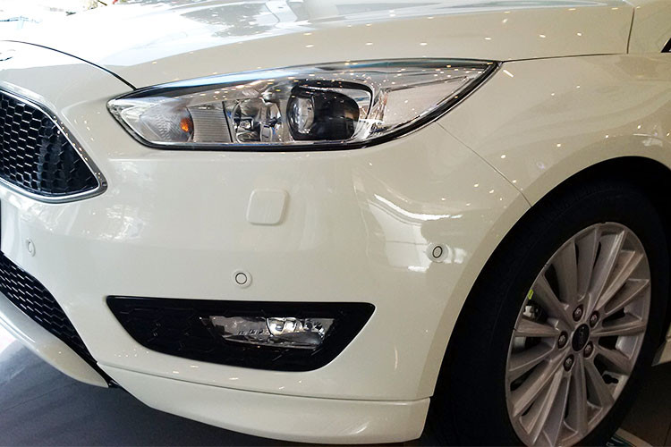 Vì lẽ đó, doanh số của mẫu xe Focus của Ford Việt Nam vẫn chỉ loanh quanh ở tầm 70 – 90 xe/tháng, thậm chí có những tháng doanh số còn thấp hơn nữa - thua xa so với mức hàng trăm, thậm chí cả nghìn xe bán ra mỗi tháng của các đối thủ như Toyota Corolla, Mazda3 hay Kia Cerato...