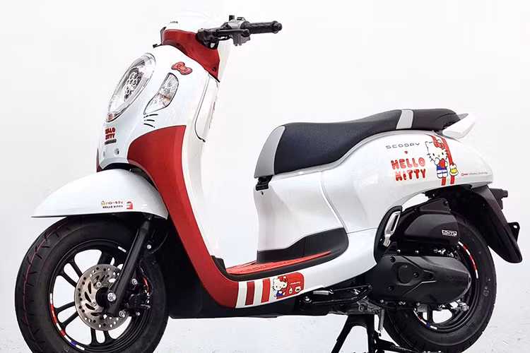 Điều này cho thấy ngày càng có nhiều khách hàng tại Việt Nam sẵn sàng chi mạnh tay cho các mẫu xe máy phiên bản giới hạn, mang tính độc đáo và sưu tầm cao. Theo chia sẻ từ một cửa hàng xe nhập khẩu tại TP.HCM, đa số khách hàng chọn mua những mẫu xe này là người đam mê xe, sưu tập để thỏa mãn sở thích cá nhân.