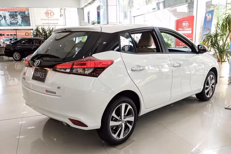 Được biết, phiên bản của mẫu xe Toyota Yaris 2018 được giới thiệu ra thị trường Thái Lan vào tháng 9 năm ngoái với nhiều thay đổi đáng chú ý. Tại thị trường Việt Nam, Toyota Yaris được nhập khẩu nguyên chiếc từ Thái Lan về để phân phối đang chuẩn bị tới tay những người tiêu dùng.