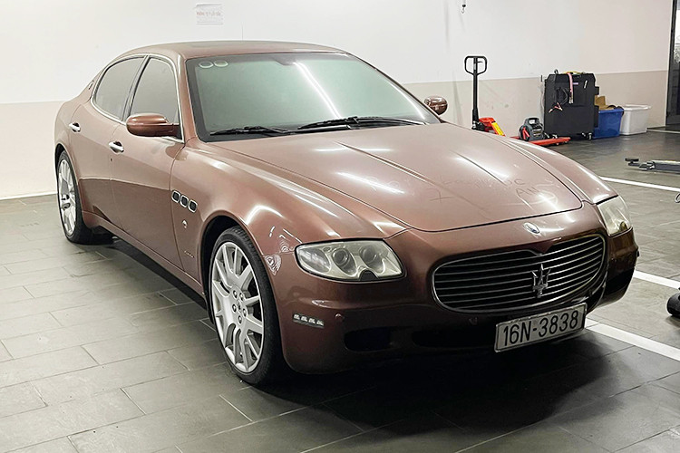 Bên cạnh bộ sưu tập xe Aston Martin, Porsche hay Ferrari với tổng số xe lên đến hàng chục chiếc với giá trị cả trăm tỷ đòng, doanh nhân tay chơi "xế hộp" Đặng Lê Nguyên Vũ rất mê xe Maserati, với phong cách càng cổ, càng độc thì mua càng nhanh.