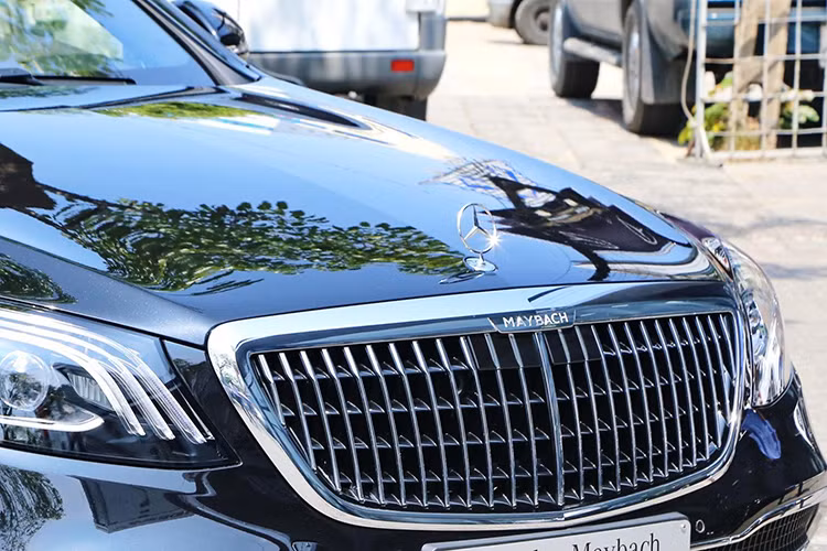 Kiểu lưới tản nhiệt mới của Mercedes-Maybach S450 4Matic 2019 dựa trên mẫu SUV siêu sang Vision Mercedes-Maybach Ultimate Luxury đã được trình làng trong sự kiện Pebble Beach Concours d’Elegance vào mùa hè năm 2016. Tuy nhiên, với giới mê xe, kiểu lưới tản nhiệt bao gồm các thanh nan dọc này gợi nhớ đến "huyền thoại" Maybach.