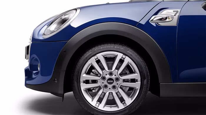 Mini Seven đặc biệt 2017 gồm có 4 lựa chọn màu: Lapisluxury Blue (shown above), Pepper White, Midnight Black và British Racing Green.