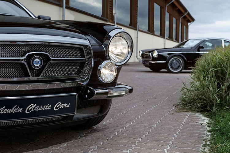 Là hãng độ xe vốn có xuất phát điểm từ Nga, hình bóng của những chiếc xe quốc nội như Volga hay GAZ cũng có thể được tìm thấy qua phần đuôi hay bộ mâm kiểu cổ điển của Vintage trên chiếc BMW 3 Series này.