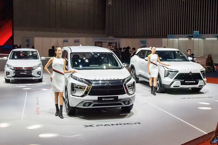 Mitsubishi Xpander va Xforce van la 