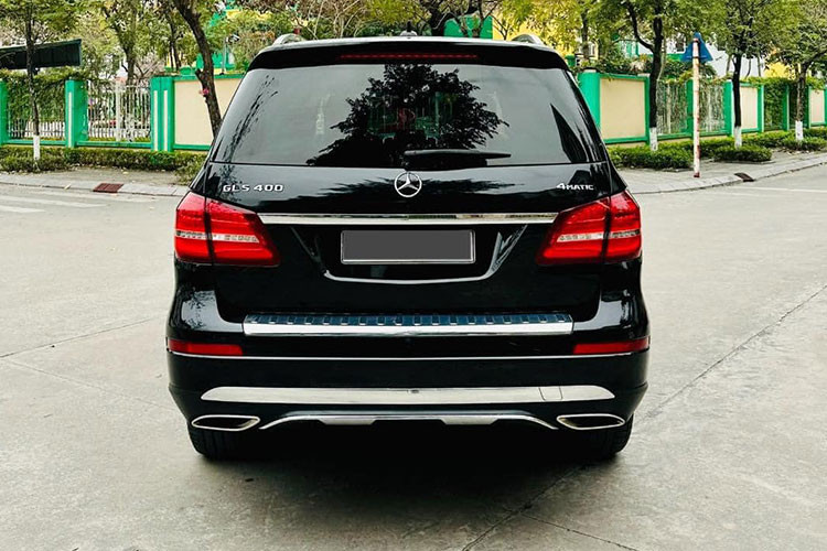 Mercedes-Benz GLS400 sử dụng động cơ V6 3.0L, kết hợp cùng hộp số tự động 9 cấp cho công suất cực đại 333 mã lực tại vòng tua từ 5.250 - 6.000 vòng/phút, mô-men xoắn cực đại đạt 450 Nm tại vòng tua từ 1.600 - 4.000 vòng/phút.