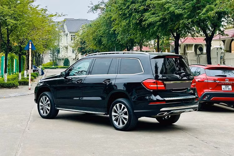 Được biết, sau khi trúng đấu giá biển số 99A-666.66 cho Mercedes-Benz GLS 400 và gắn trên xe, anh Đ đã nhận được nhiều lời mời hấp dẫn về việc bán lại siêu biển kiếm lời, nhưng anh đã từ chối, vì mình đấu giá biển đẹp để chơi, không phải kinh doanh.