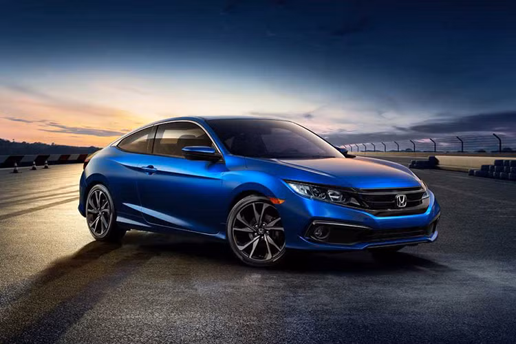 Tại thị trường Thái Lan, Honda Civic 2019 sẽ có 7 tùy chọn màu sơn ngoại thất, trong đó xanh dương Brilliant Sporty Blue là mới. Hiện giá xe Honda Civic 2019 tại thị trường Thái Lan vẫn chưa được công bố.