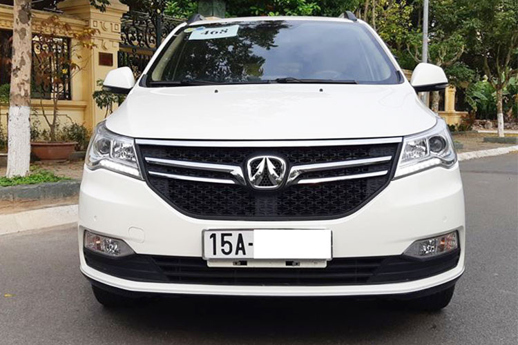 Đáng chú ý là chiếc xe này mới nhập khẩu chính hãng BAIC tại Việt Nam và được chủ nhân đăng ký vào khoảng cuối tháng 1/2018, chỉ lăn bánh được 9.000 km. Giá bán này đồng nghĩa với việc tuy mới chỉ lăn bánh khoảng 5 tháng nhưng chủ xe đã phải chịu lỗ tới cả trăm triệu đồng.