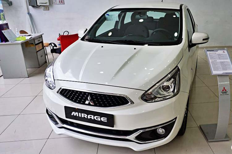 Mẫu xe đô thị giá rẻ Mitsubishi Mirage có doanh số 28 xe bán ra trong tháng 1/2020 giảm 54% so với 61 xe trong tháng 12/2019. Mẫu xe này hiện đang đứng ở vị trí thứ 5 trong bảng xếp hạng 10 mẫu xe bán chậm nhất tháng. Mitsubishi Mirage được xem là mẫu xe cỡ B giá rẻ nhất hiện nay, thậm chí còn thấp hơn một số xe hạng A như Hyundai Grand i10 hay Kia Morning...