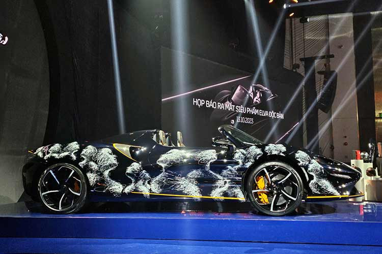 Cũng từ đây, có vẻ như ngọn lửa cho màn trở lại của Minh Nhựa trong giới siêu xe bắt đầu nhen nhóm, đến năm 2022, tức tròn 2 năm ông Khánh mua McLaren Senna, con trai độc nhất của đại gia Phạm Văn Mười đánh tiếng mua McLaren, siêu xe có giá gần 143 tỷ đồng.