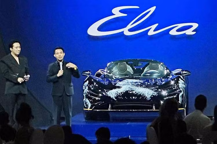 McLaren Elva của Minh Nhựa là mẫu xe hypercar không có thiết kế mui xe, cùng việc, đây là chiếc hypercar đầu tiên được 1 đại gia Việt mua trực tiếp từ hãng siêu xe, không phải mua lại từ các đại lý.