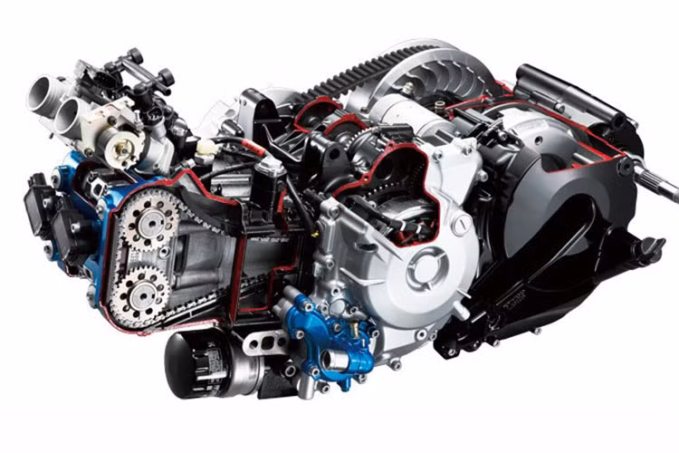 Động cơ của xe có thiết lập xylanh đôi, dung tích 550cc, làm mát bằng dung dịch, sản sinh công suất 51 mã lực và mômen xoắn cực đại 55,6 Nm. Đi kèm là hệ thống ống xả đã được cải tiến nhằm đáp ứng chuẩn khí thải Euro5 đã áp dụng tại Châu Âu.