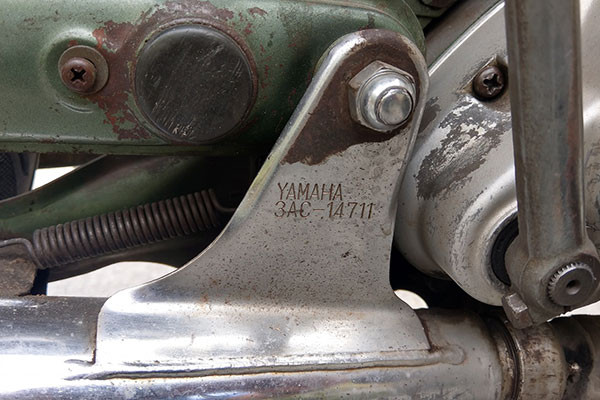 Thay vì sử dụng động cơ 4 kỳ như đối thủ Honda, Yamaha đã trang bị cho chiếc xe máy phổ thông Mate 50 cỗ máy dung tích 49 cc 2 kỳ 1 xi-lanh làm mát bằng không khí. Động cơ này được kết hợp với hộp số bán tự động 3 cấp và có công suất tối đa đạt 4,5 mã lực.