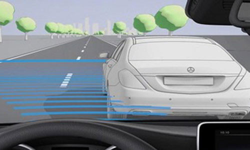 Mercedes co phanh tu dong van gay tai nan chet nguoi o Ha Noi?-Hinh-2