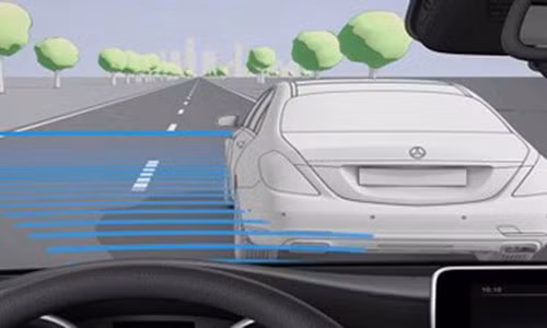 Mercedes co phanh tu dong van gay tai nan chet nguoi o Ha Noi?-Hinh-2