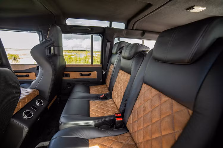 Với máy LS3, ECD cũng có thể nâng cấp dễ dàng công suất nếu như khách hàng muốn, do những "đồ chơi" cho dòng động cơ này rất phổ biến và có giá rẻ tại Mỹ. Tuy nhiên với Project Evolution, hãng đã quyết định giữ nguyên bản động cơ để bảo đảm độ tin cậy, chỉ thay hệ thống xả Borla để chiếc xe có tiếng nổ ấn tượng hơn.