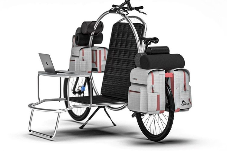 Bộ khung tích hợp giường-ghế-bàn có thể biến một chuyến đạp xe dạo chơi thành một trải nghiệm cắm trại tiện nghi. Hơn nữa, Cercle còn có một chiếc lều cố định vào cấu trúc của nó mà có thể mở ra để cung cấp đủ không gian cho một người lớn.