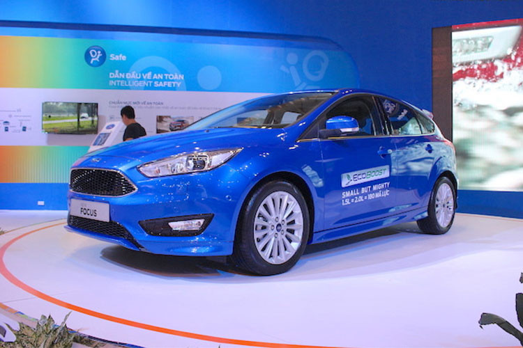 Với giá bán mới ở các đại lý khoảng 570 triệu, hiện Focus bản Trend đã rẻ hơn cả những mẫu xe hạng B như Honda City bản TOP (599 triệu đồng) hay Toyota Vios bản G CVT (576 triệu đồng). Chiếc Focus độ lên RS đang rao bán tại một đại chính hãng ở Tây Ninh có giá 630 triệu đồng.