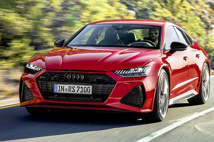 Ngoài phần ngoại thất siêu cá tính và bắt mắt, RS7 Sportback 2021 cũng sở hữu không gian cabin thuộc dạng đẹp bậc nhất làng xe hiện tại mặc dù công nghệ mới là điều người ta quan tâm mỗi khi nhắc đến nội thất của xe Audi. Giá của RS7 Sportback 2021 bắt đầu từ 114.000 USD.