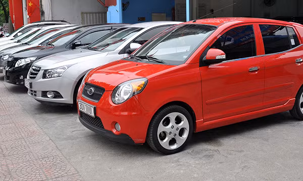 Luong oto con nhap khau ve Viet Nam tang muc ky luc