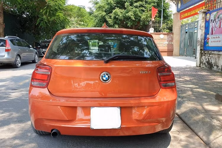 Ưu điểm của mẫu BMW 116i đời 2014 cũ là chất lượng thân vỏ, khung gầm vẫn khá tốt. Động cơ winPower Turbo 1.6 lít vận hành ổn định.
