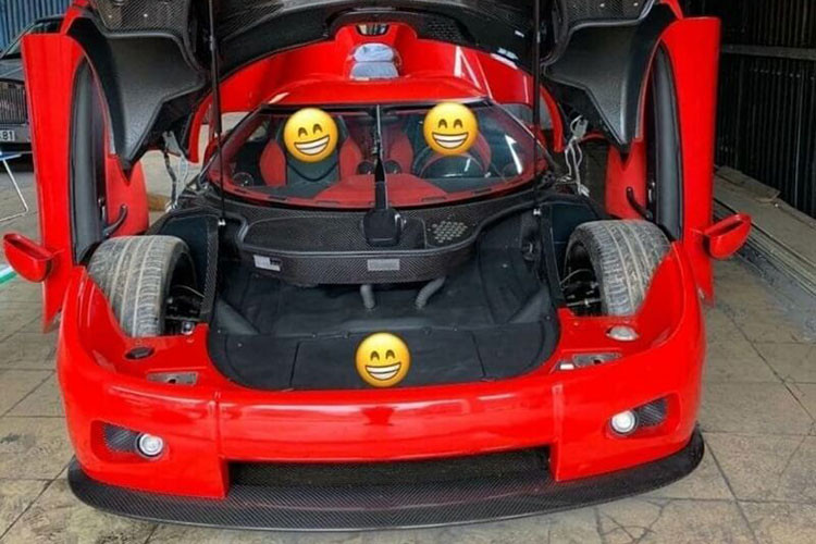 Đại lý Alain Class Motor tại Dubai cũng là nơi đã bán hai siêu phẩm: Pagani Huayra của doanh nhân Phạm Trần Nhật Minh (hay còn gọi là Minh "nhựa") và McLaren Senna cực độc cho đại gia Hoàng Kim Khánh.