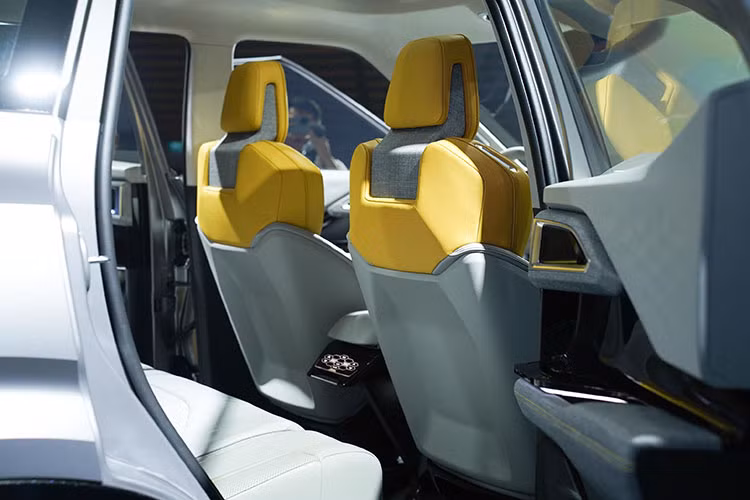 Hiện hãng Mitsubishi chưa công bố thông số kỹ thuật cụ thể của XFC Concept, bao gồm kích thước, trang bị và động cơ. Chỉ biết rằng, xe có khoảng sáng gầm cao cùng 4 chế độ lái, bao gồm Bình thường, Đường sỏi đá, Đường bùn lầy và Đường trơn trượt. Đây cũng là mẫu xe Mitsubishi đầu tiên có chế độ lái Đường trơn trượt nhằm phù hợp với nhu cầu sử dụng tại khu vực Đông Nam Á.