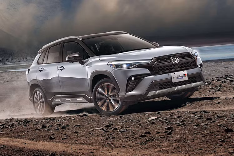 Tại thị trường Đài Loan, giá xe Toyota Corolla Cross GR Sport 2021 khởi điểm từ 875.000 Tân Đài tệ (khoảng 719 triệu đồng) với bản máy xăng và 945.000 Đài tệ (776 triệu đồng) với bản hybrid.