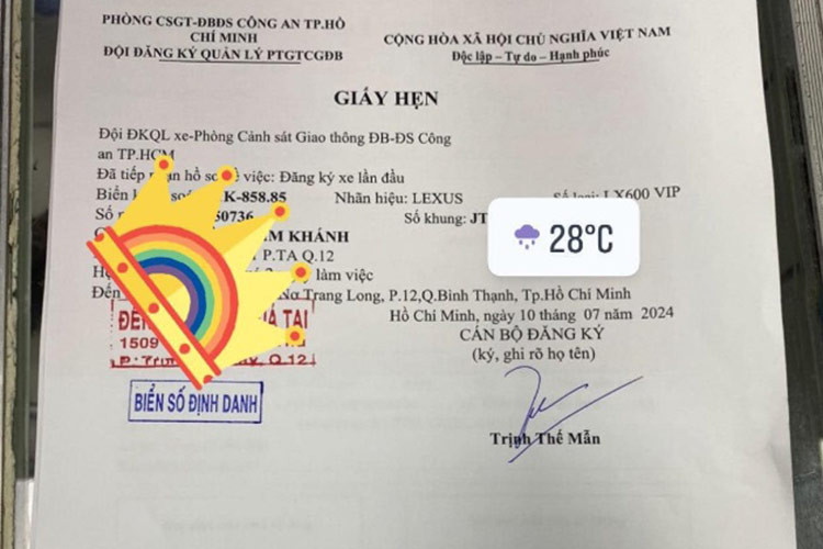 Tại Việt Nam, giá xe Lexus LX600 bản VIP có mức bán ra lên đến 9,21 tỷ đồng (chưa bao gồm chi phí lăn bánh), chuyên cơ mặt đất của đại gia Hoàng Kim Khánh mới mua còn được định danh biển số 51K-858.85 trúng đấu giá chỉ 40 triệu đồng.