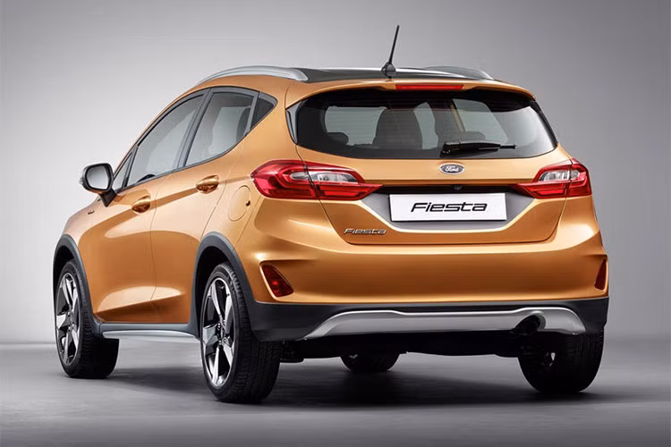 Fiesta Active dđược hãng xe ôtô Ford trang bị cho ba chế độ lái: Normal, Eco và Slippery. Trong đó, chế độ Slippery có thể điều chỉnh độ bám đường trong các điều kiện mặt đường khác nhau. Tất cả các phiên bản đều đi kèm với hộp số sàn 6 cấp theo tiêu chuẩn.