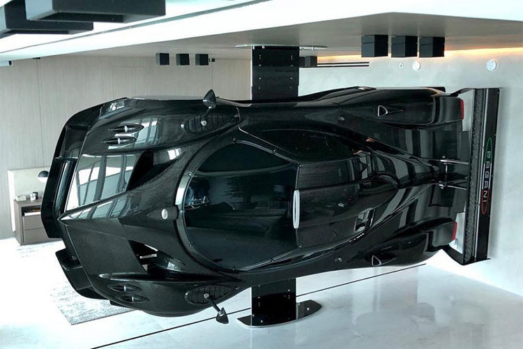 Dù đã giải thích rất kỹ rằng đây chỉ là mô hình của xe triệu đô Pagani Zonda Revolucion "Black Minion" và không hề có hệ truyền động cũng như động cơ nào. Nhưng đến nay, con trai của một người giàu có nhất Argentina vẫn khá mệt mỏi vì những lời mỉa mai từ phía cư dân mạng.