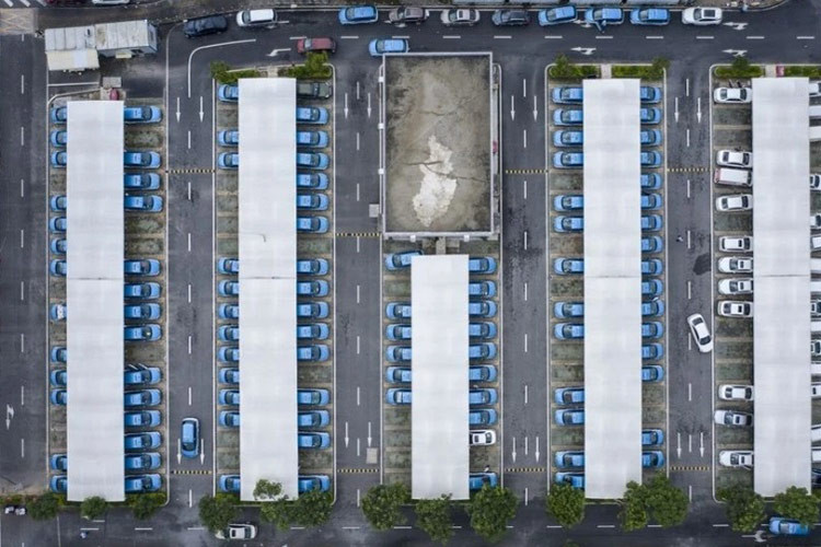 He thong tram sac oto dien Trung Quoc lon va da dang nhat the gioi