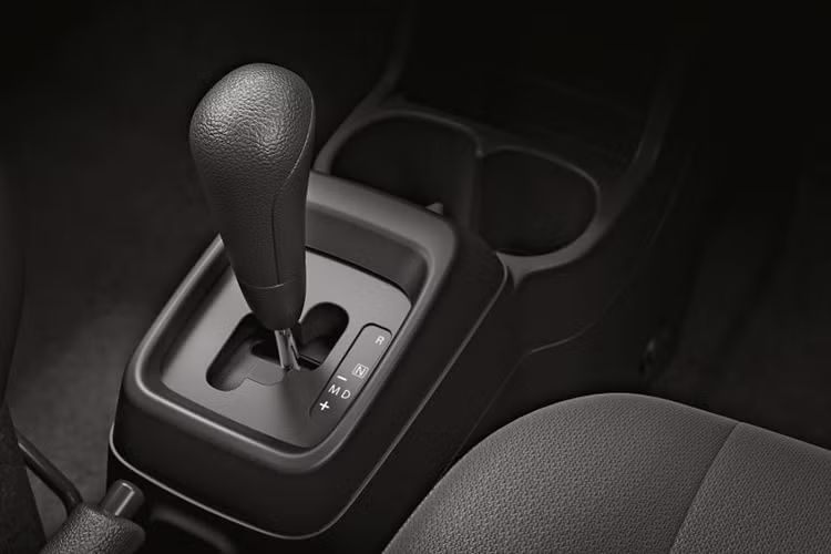 Theo Suzuki cho hay, tất cả các phiên bản của S-Presso mới đều được trang bị động cơ xăng hút khí tự nhiên dung tích 1.0 lít, sản sinh công suất 68 mã lực, đi kèm 2 lựa chọn hộp số sàn 5 cấp hoặc số tự động 5 cấp.