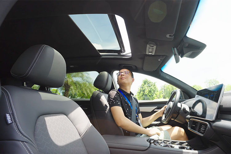 Kể từ ngày 1/09/2022, ngoài hình thức cho thuê pin, VinFast đã chính thức cung cấp thêm lựa chọn mua xe kèm pin nhằm đáp ứng nhu cầu đa dạng của khách hàng.