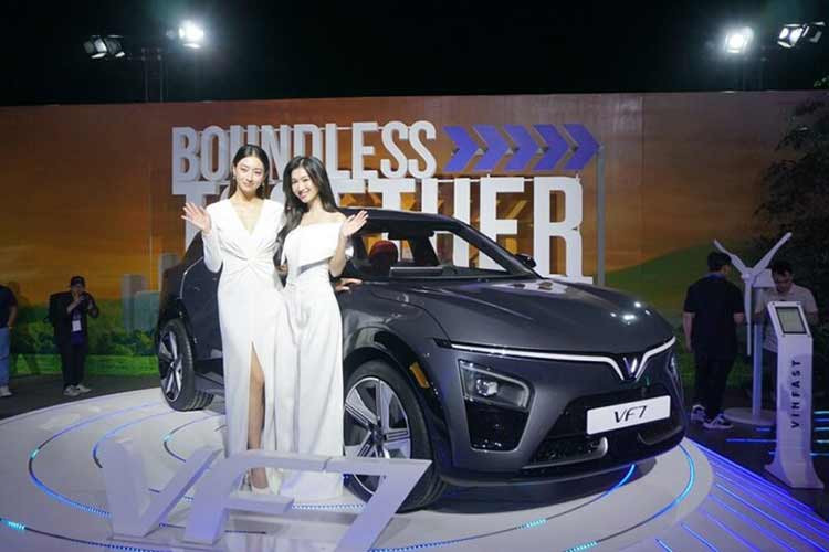 VinFast VF7 ban thuong mai lo dien, du doan duoi 800 trieu dong?-Hinh-3