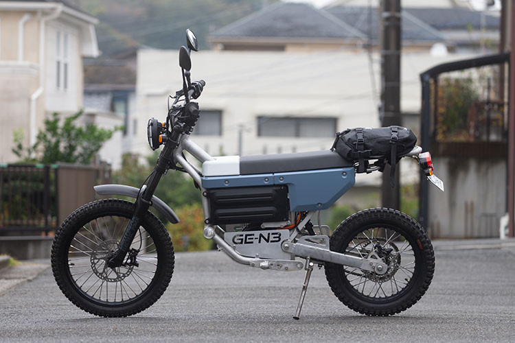 Hơn nữa, vì các bộ phận của xe được lấy từ xe đạp, việc bảo dưỡng và sửa chữa có thể thực hiện tại các cửa hàng xe đạp, giúp giảm chi phí cho người mới bắt đầu.