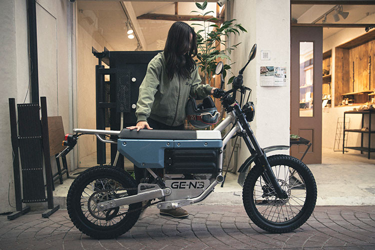 Mới đây, trong sự kiện Tokyo Motorcycle Show 2025, Dirt Freak đã giới thiệu một sản phẩm mới mang tên GE-N3. Dirt Freak GE-N3 2025 mới là một chiếc xe máy điện có thể sử dụng hợp pháp trên các tuyến đường công cộng. 