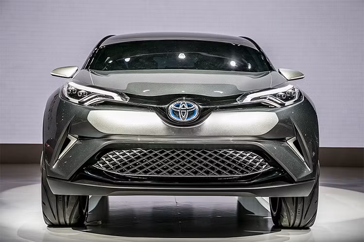 Mẫu SUV cỡ nhỏ C-HR của hãng xe Toyota vẫn sẽ sử dụng nền tảng khung sàn toàn cầu mới nhất của Toyota với tên gọi TNGA (Toyota New Global Architecture). Như vậy, nó là mẫu xe thứ 2 sử dụng nền tảng này, sau mẫu xe xanh Toyota Prius thế hệ mới.