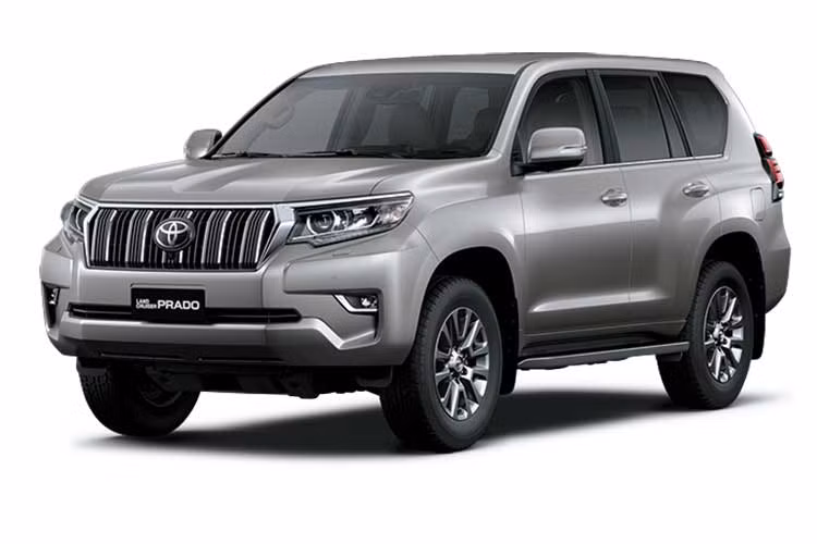 Động cơ chiếc Land Cruiser Prado 2017 vẫn giữ nguyên, là loại 4 xy-lanh, dung tích 2,7 lít, Dual VVT-I, mã 2TR-FE, cho công suất 164 mã lực tại 5.200 vòng/phút và mô-men xoắn 246 Nm tại 3.900 vòng/phút, kết hợp hộp số tự động 6 cấp.