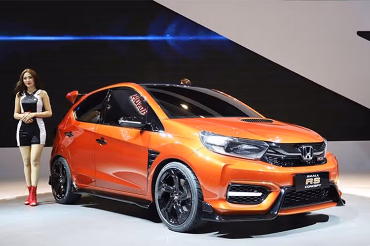 Đáng tiếc là hãng Honda không công bố thông tin về hệ dẫn động cũng như nội thất của chiếc xe thể thao cỡ nhỏ của Small RS mới. Theo giới phân tích cho hay, mẫu xe Honda Brio thế hệ mới có thể sẽ ra mắt trong vài tháng tới dựa trên phiên bản này.