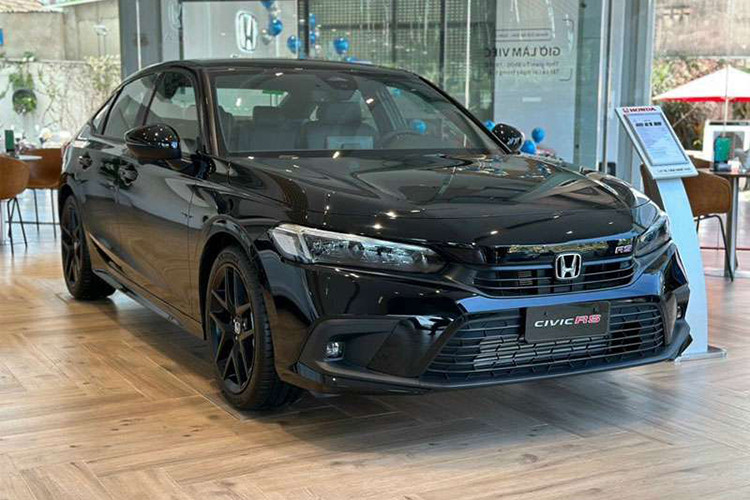 Honda Civic đứng vị trí thứ 4 trong cuộc đua doanh số tháng 1 với 129 xe bàn giao tới tay khách hàng, giảm 9,15% so với 142 xe bán ra trong tháng 12/2023. Honda Civic cũng là mẫu xe có tốc độ giảm doanh số thấp nhất phân khúc.